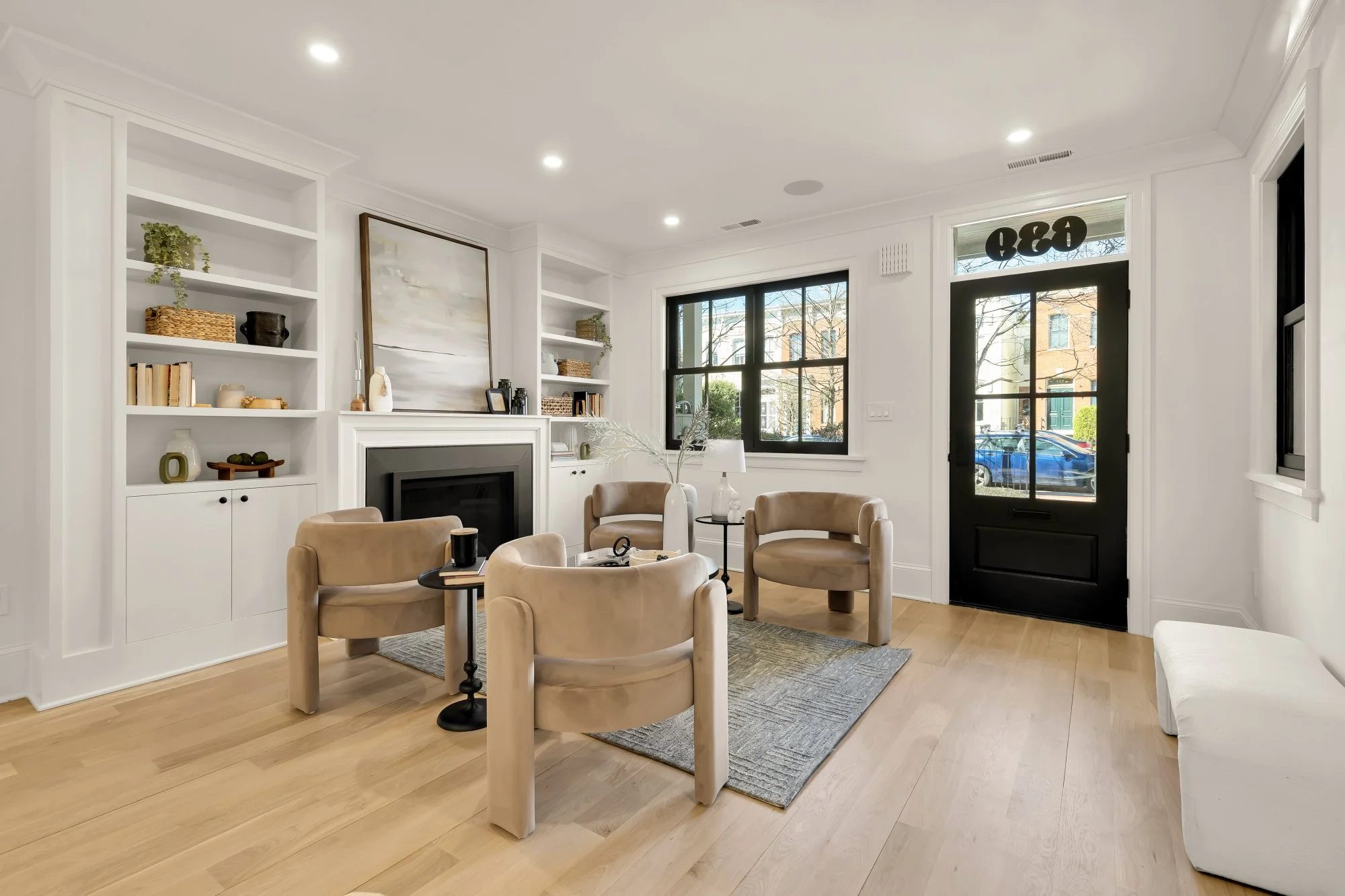 639 A St SE-0006.jpg