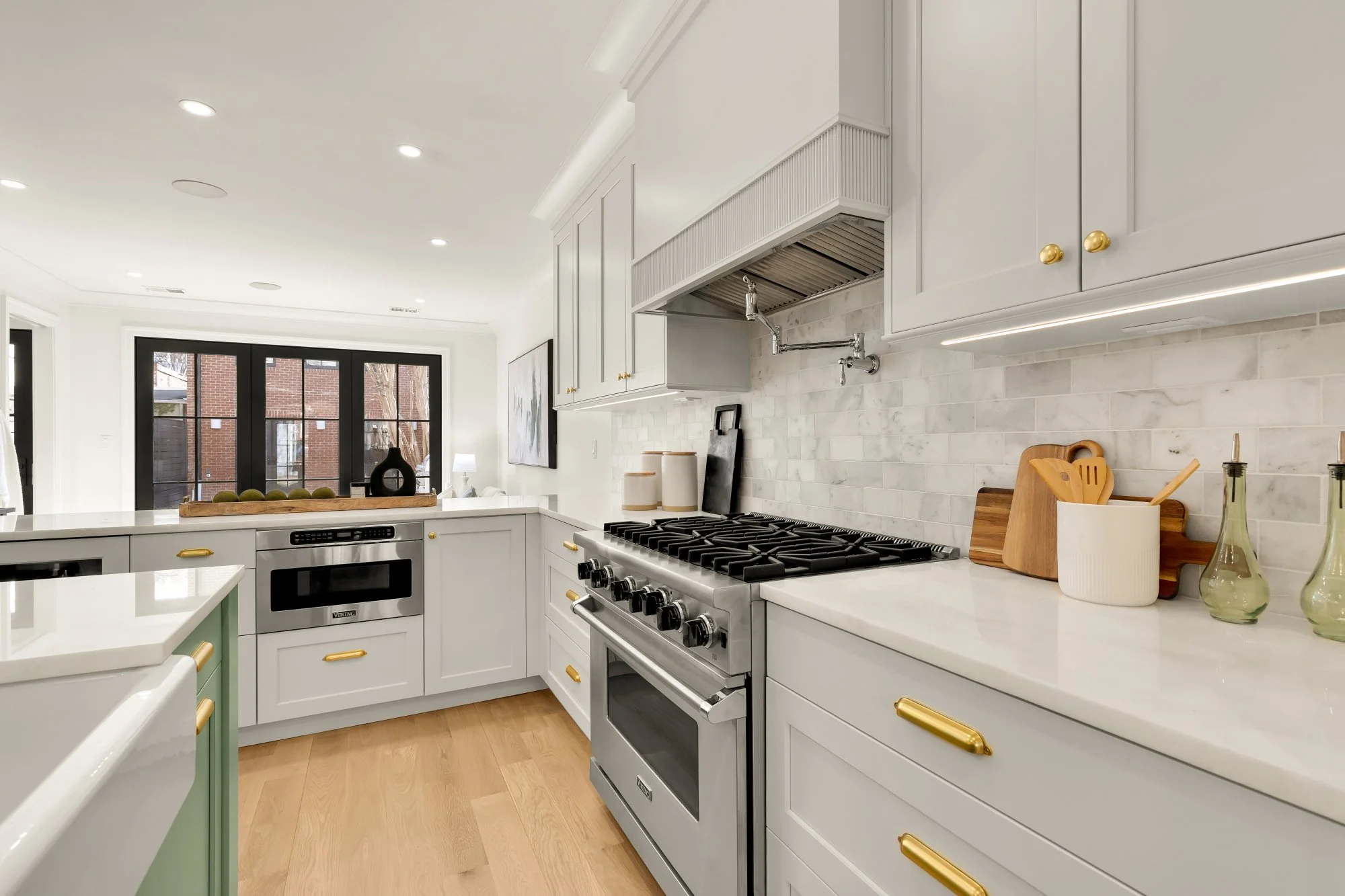 639 A St SE-0015.jpg