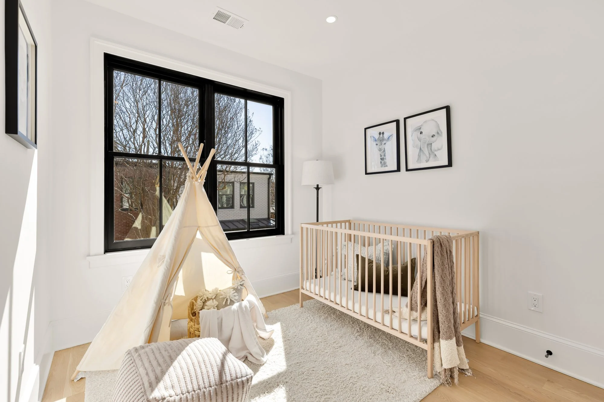 639 A St SE-0044.jpg