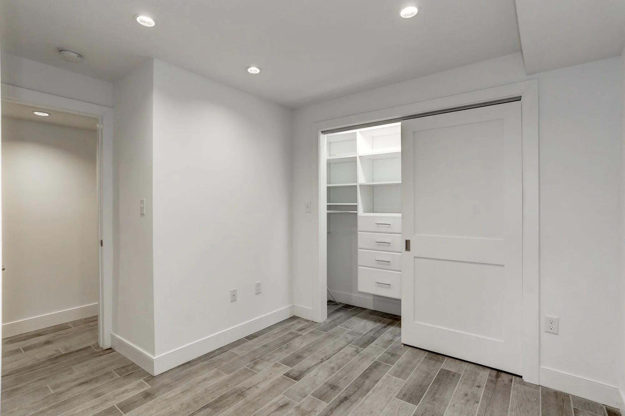 1109 I St NE basement-0009.jpg