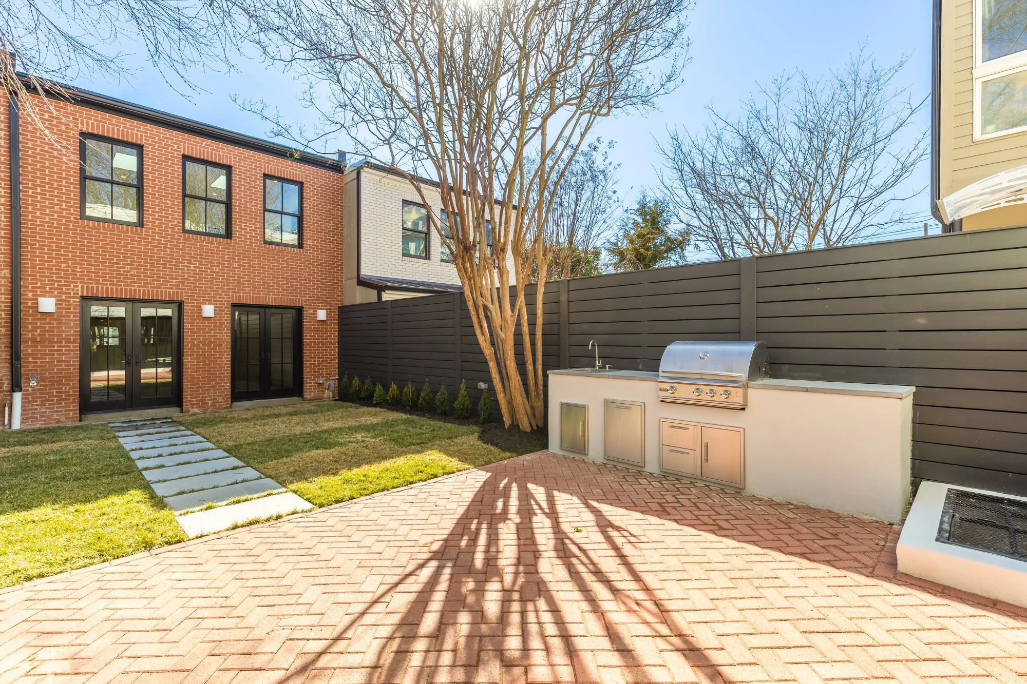 639 A St SE-0028.jpg