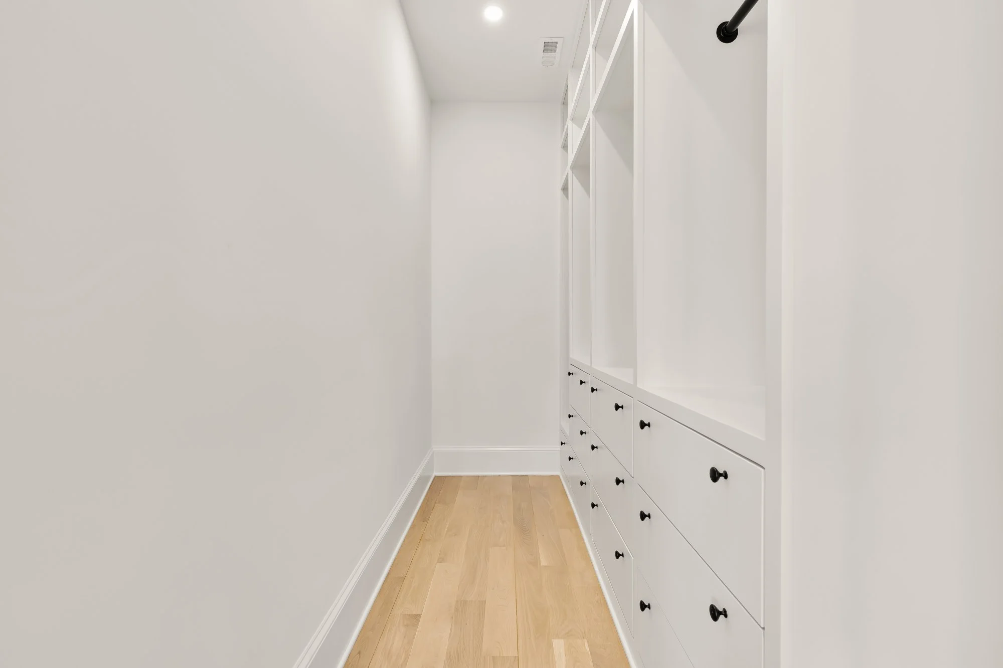 639 A St SE-0037.jpg