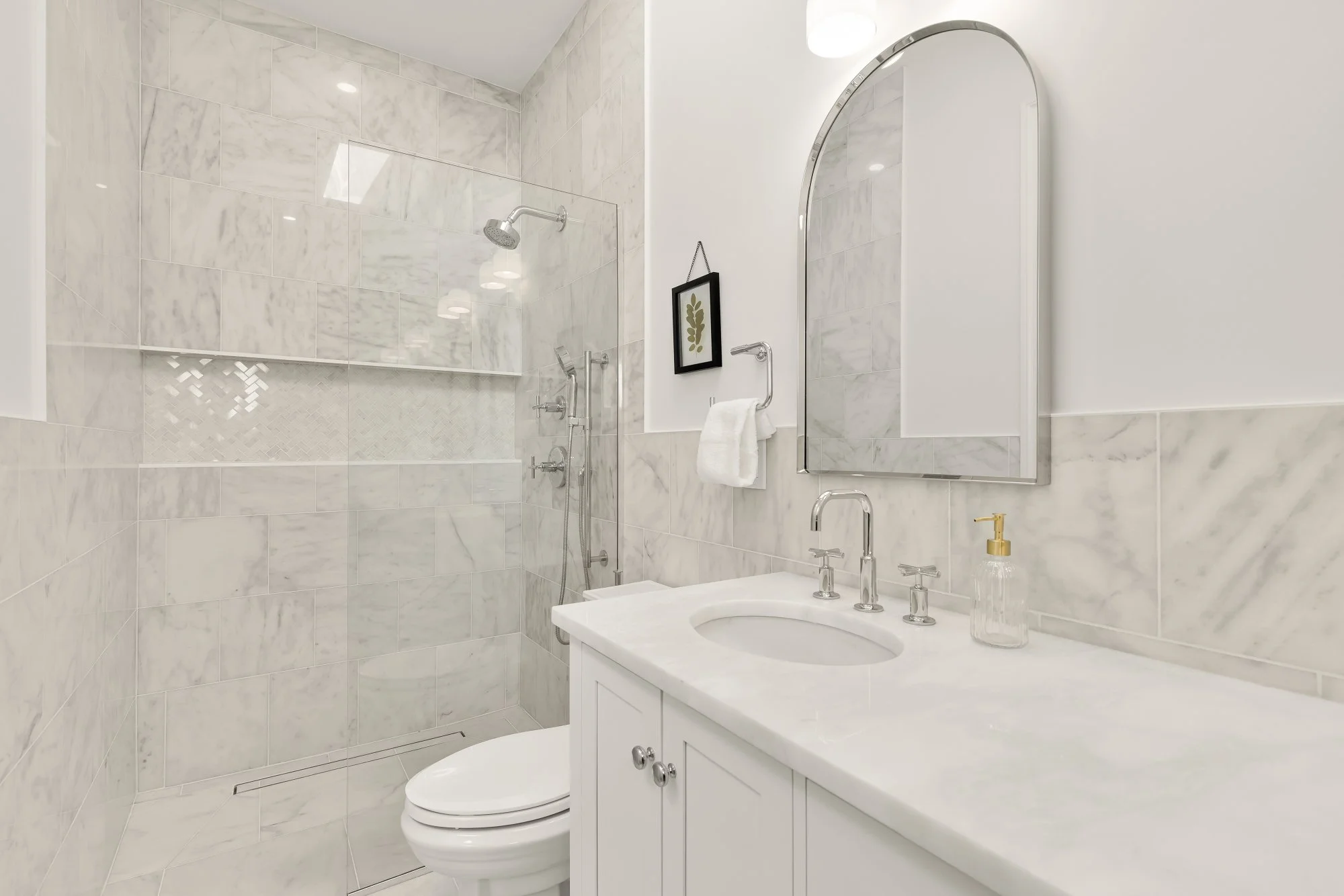 639 A St SE-0039.jpg