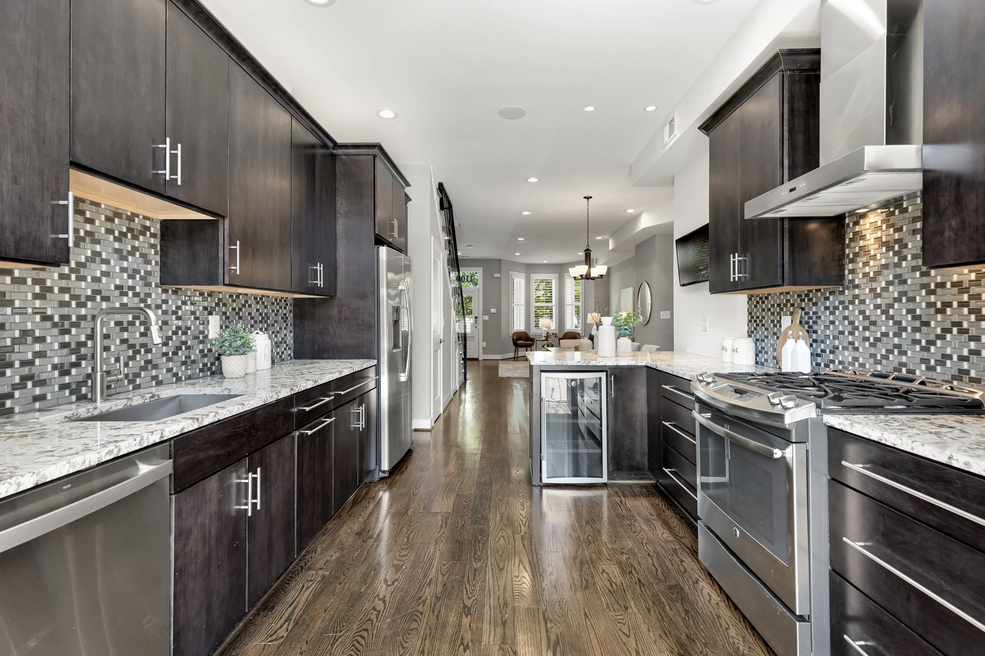 1109 I St NE -0021.jpg