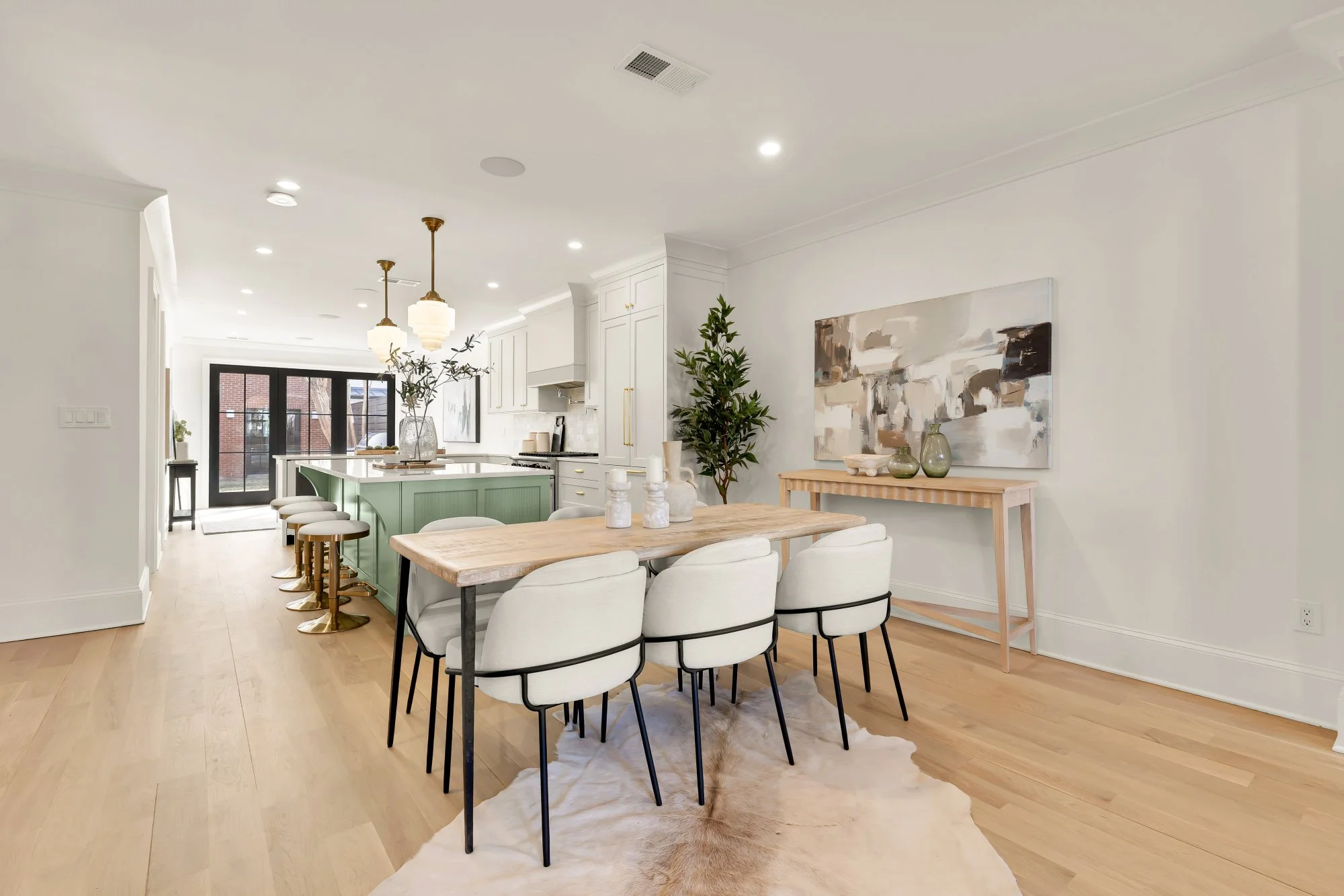 639 A St SE-0008.jpg