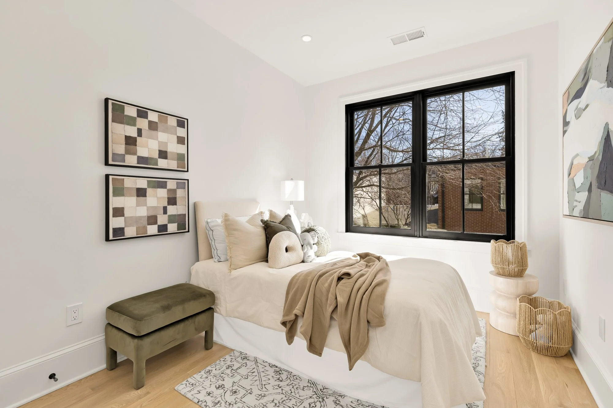 639 A St SE-0046.jpg