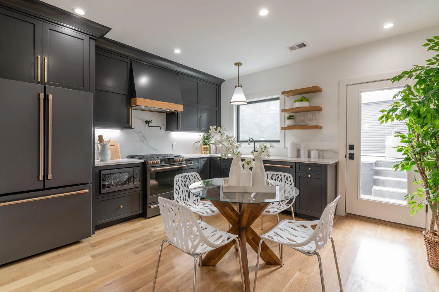 515 F St NE Washington DC-large-011-028-DSC 9933Edit-1500x1000-72dpi.jpg