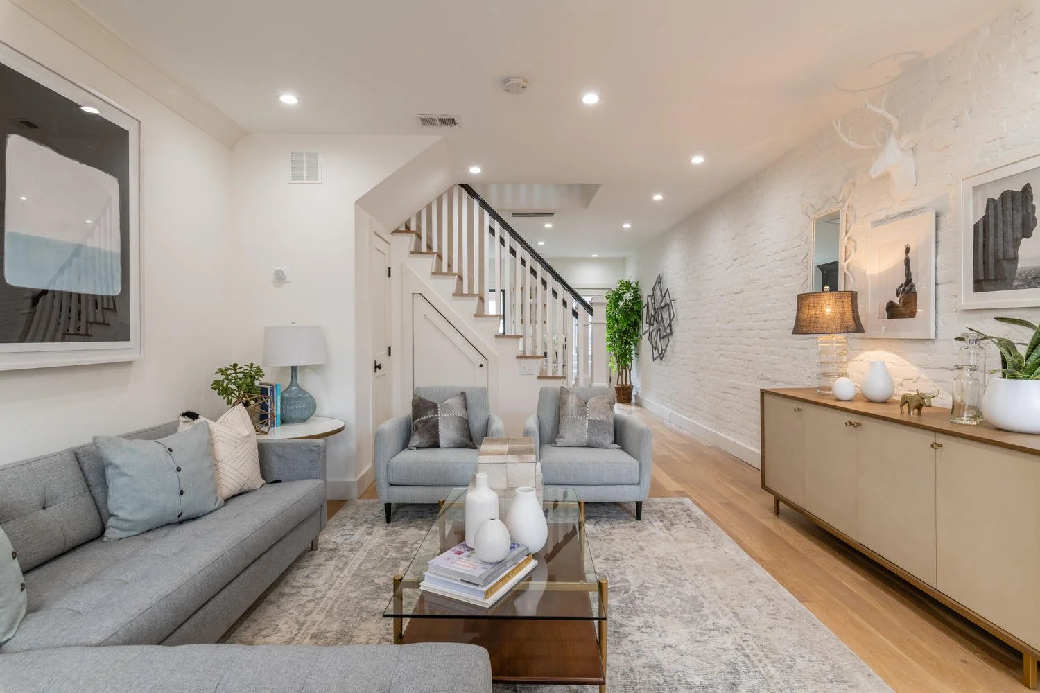 515 F St NE Washington DC-large-007-034-DSC 9894-1500x1000-72dpi.jpg