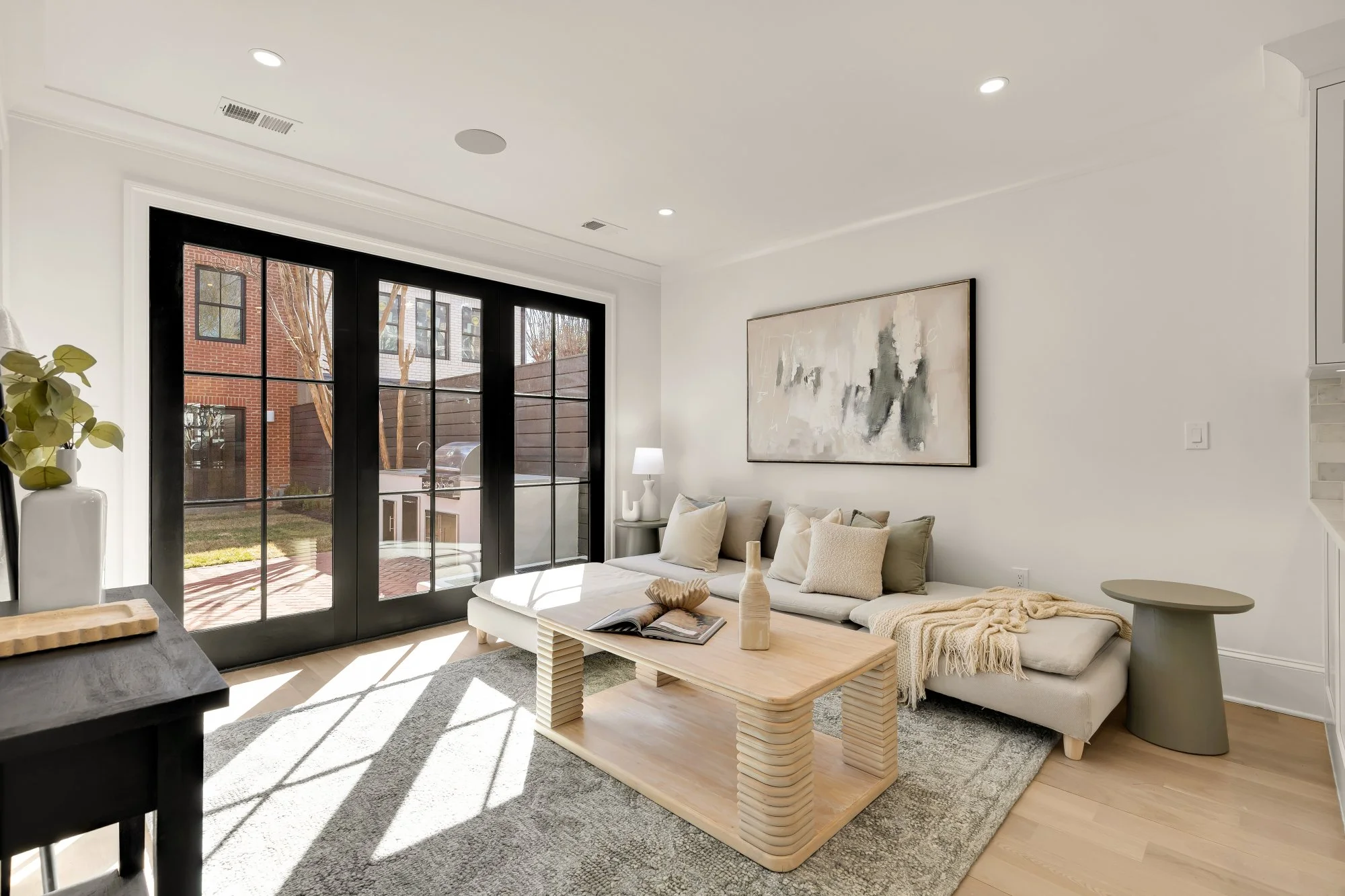 639 A St SE-0024.jpg