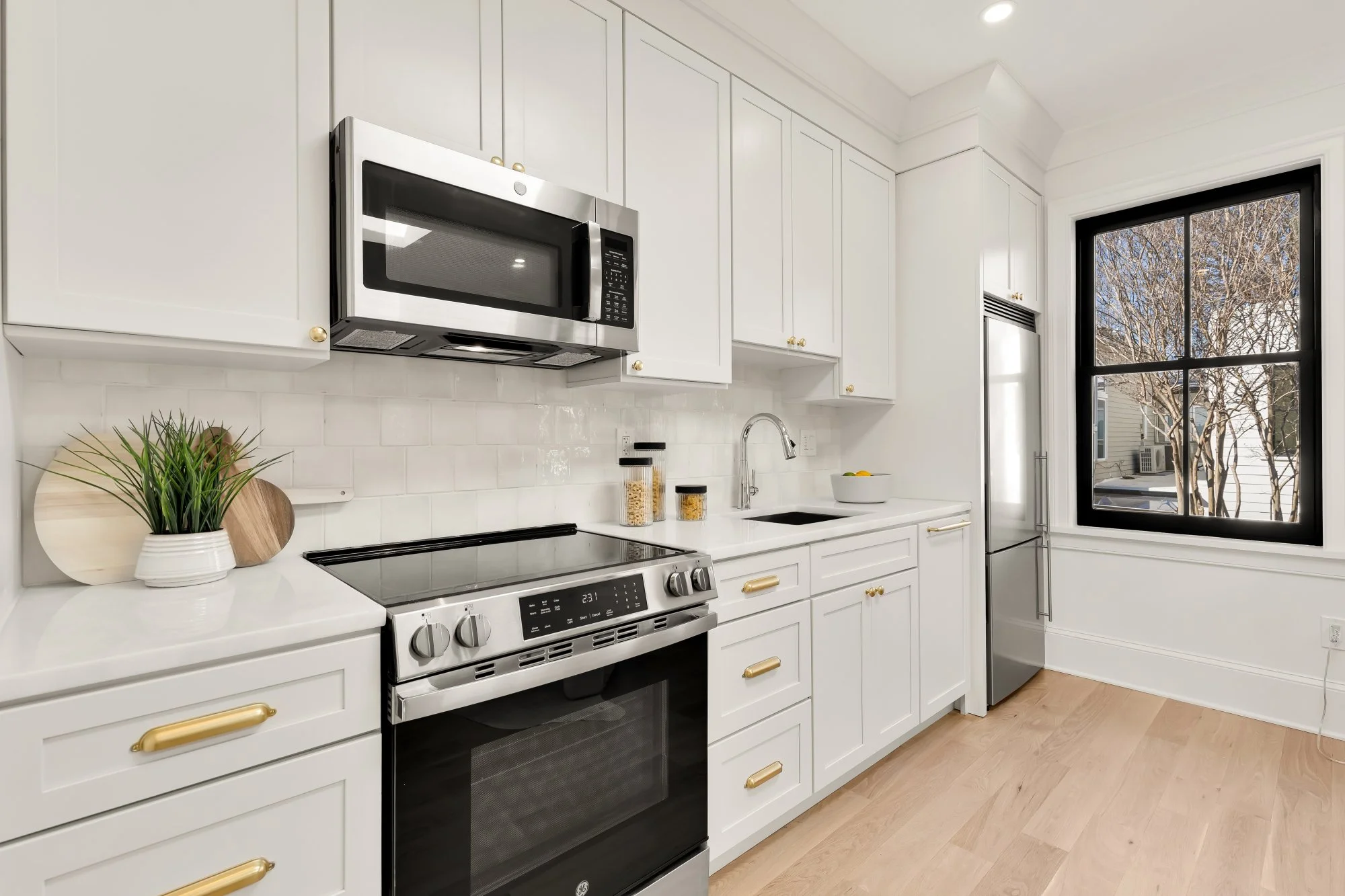 639 A St SE-0071.jpg