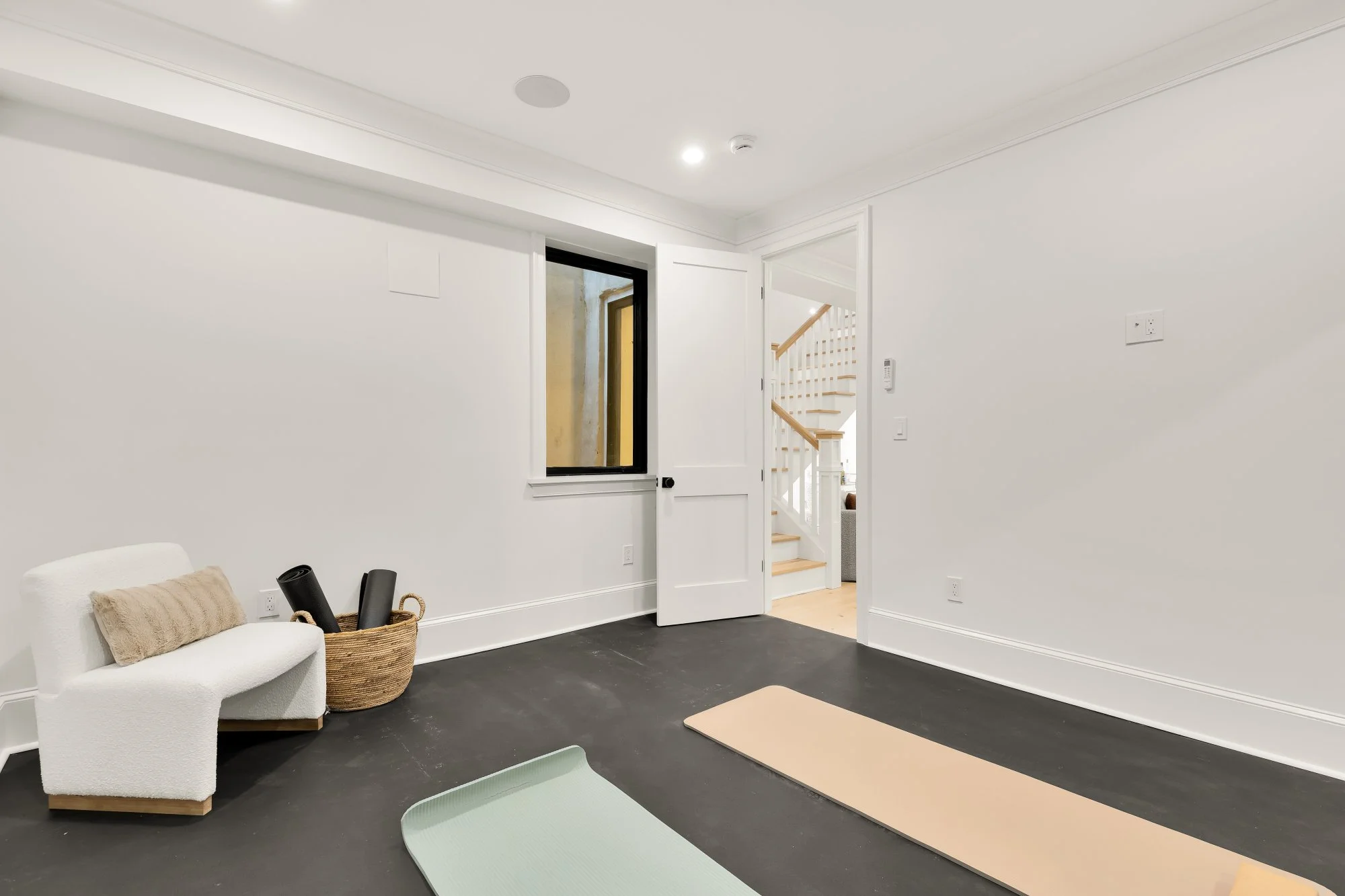 639 A St SE-0065.jpg