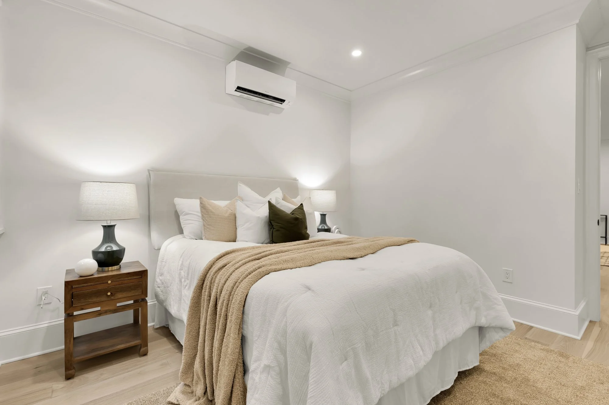 639 A St SE-0061.jpg