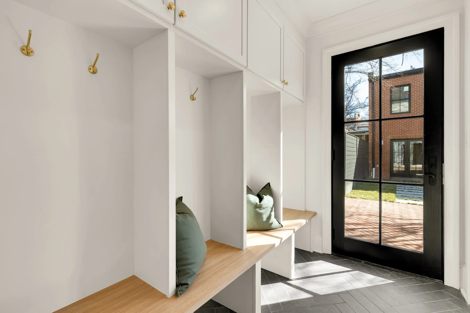 639 A St SE-0027.jpg