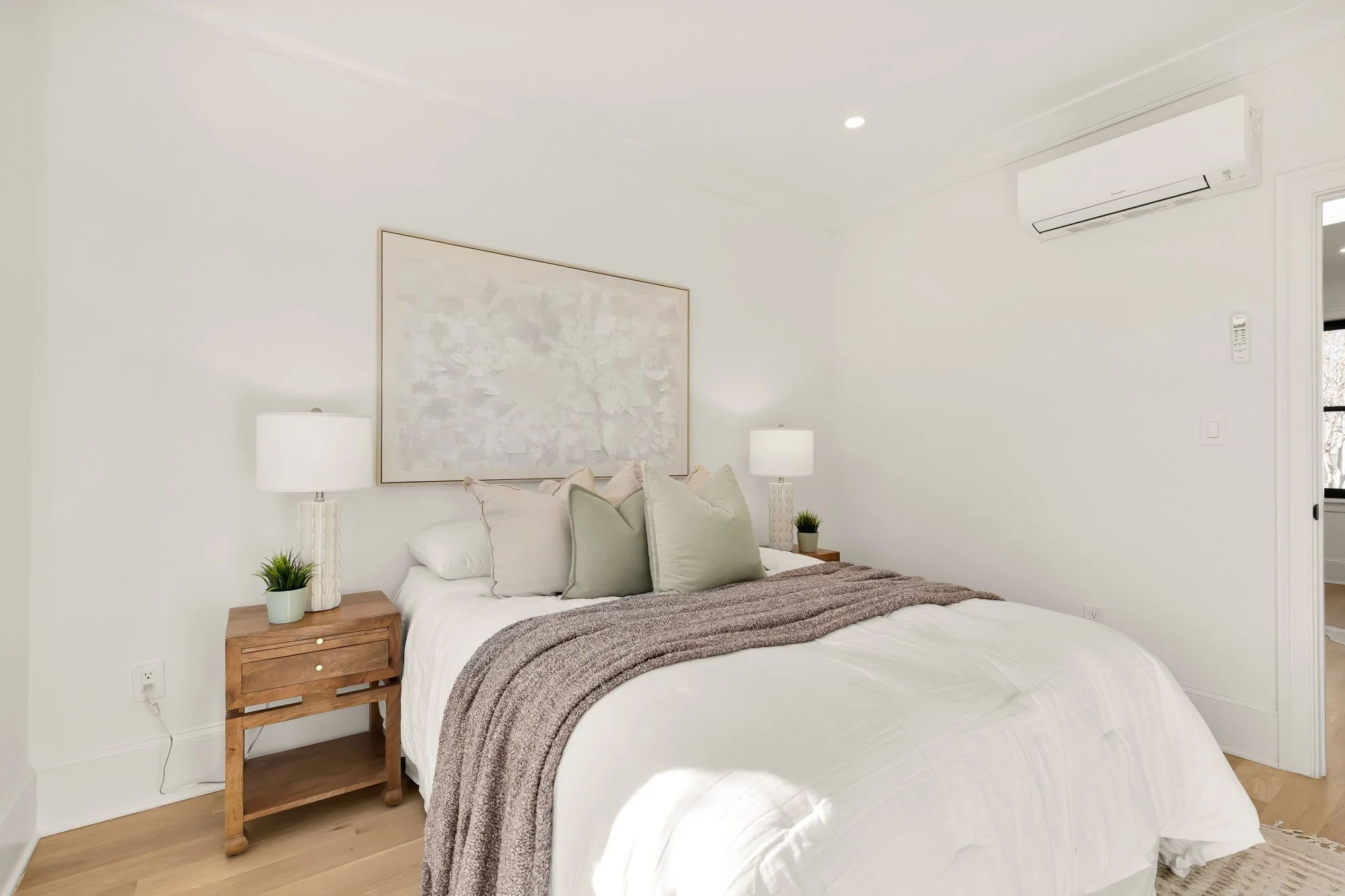 639 A St SE-0075.jpg