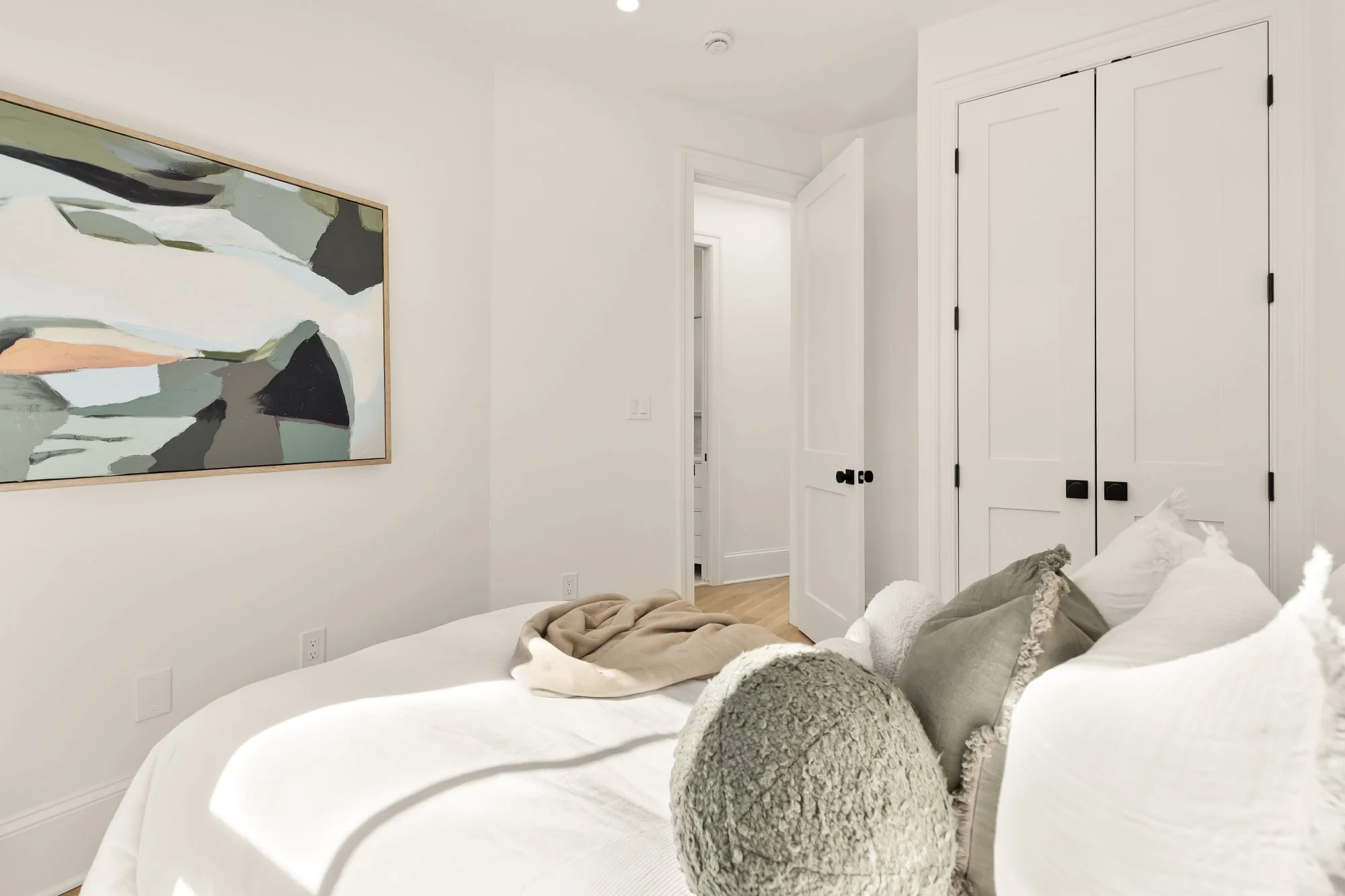 639 A St SE-0048.jpg