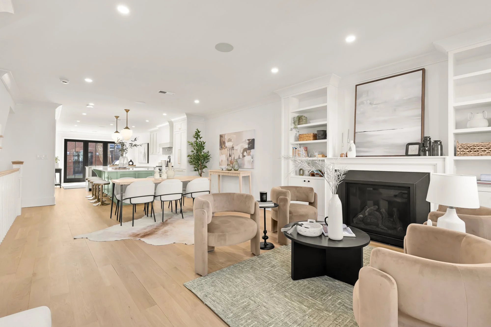 639 A St SE-0004.jpg