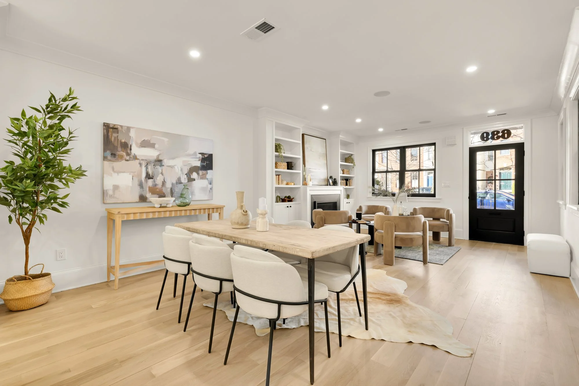 639 A St SE-0010.jpg