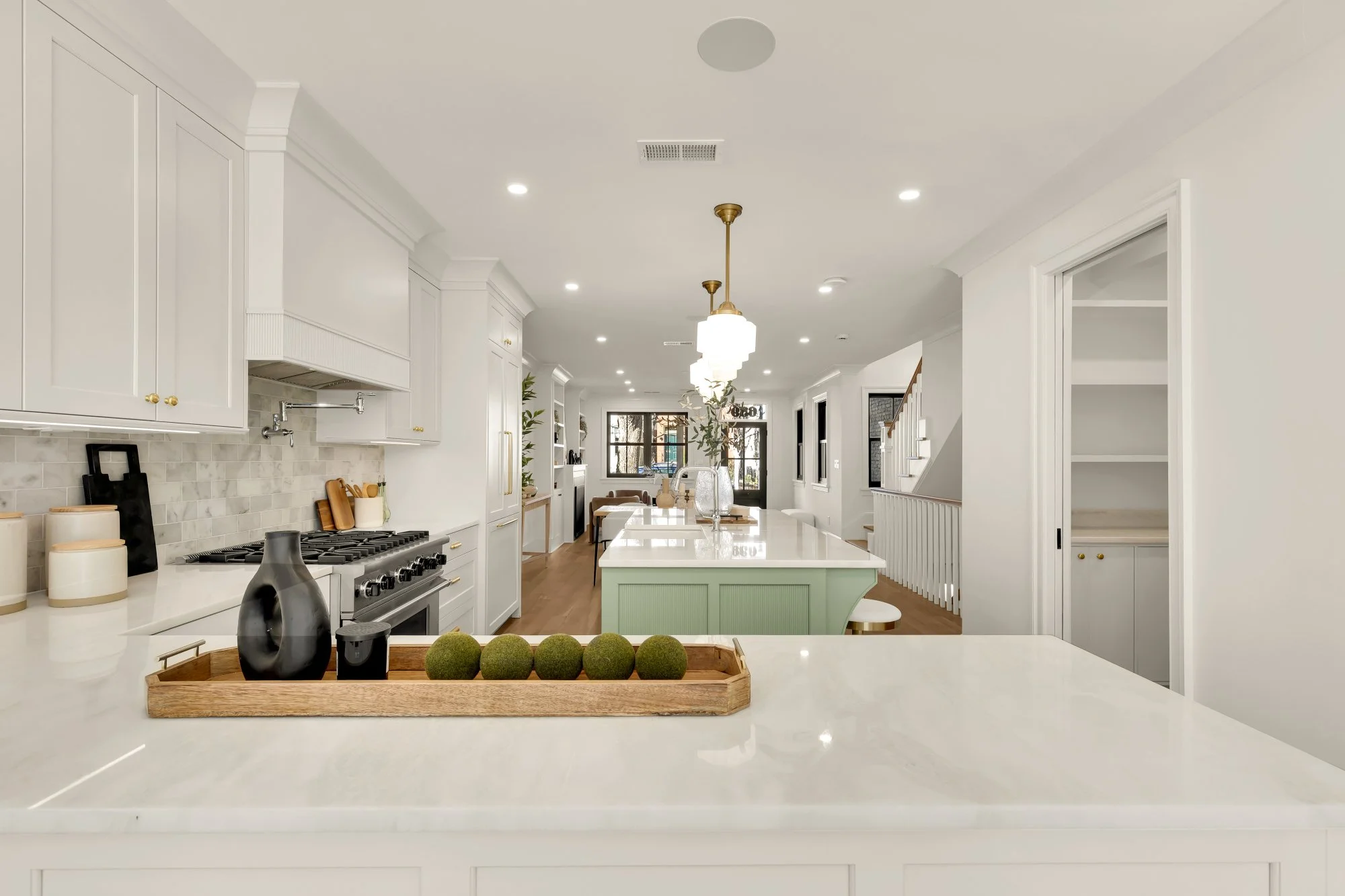 639 A St SE-0021.jpg