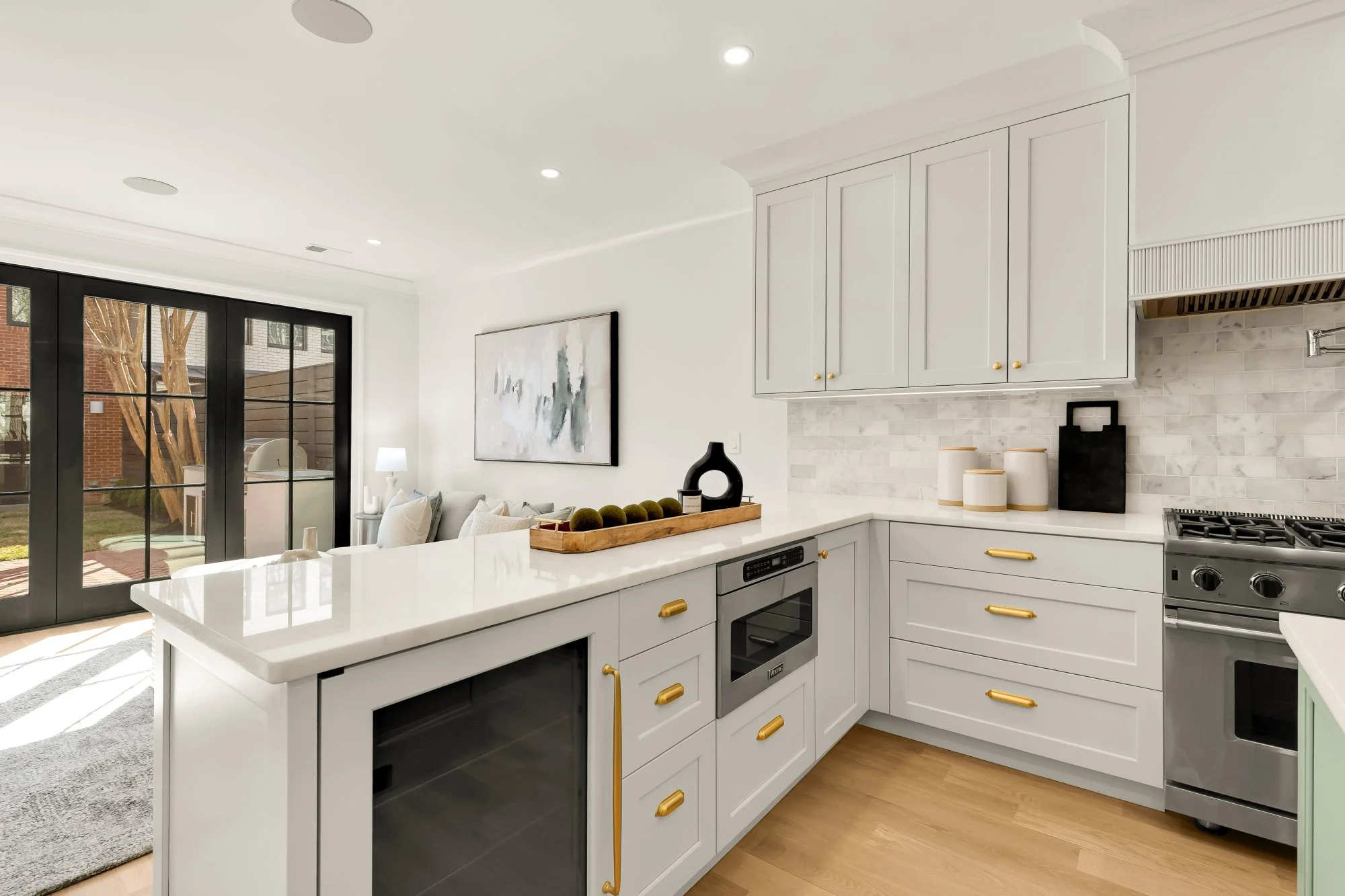 639 A St SE-0018.jpg