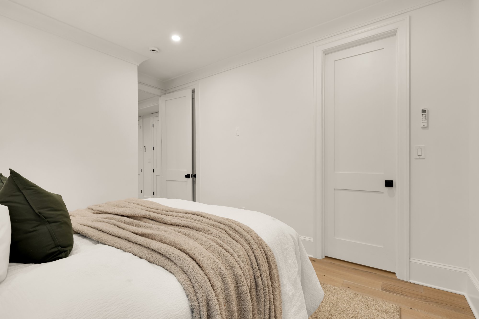 639 A St SE-0062.jpg