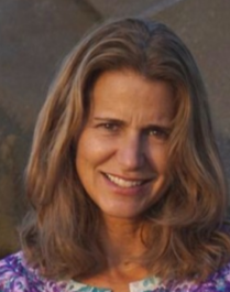 Robin Briscoe, certified bookkeeper and founder of Briscoe Bookkeeping