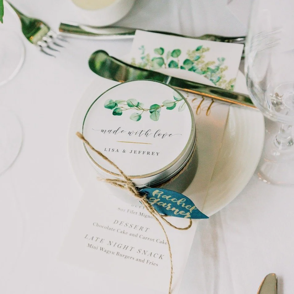 We loved these custom candle favors 🕯

Such a sweet way to thank your guests while keeping the design elegant and cohesive. Incorporating their wedding details onto the sticker lid made each one feel intentional and personal.

Reach out to learn how