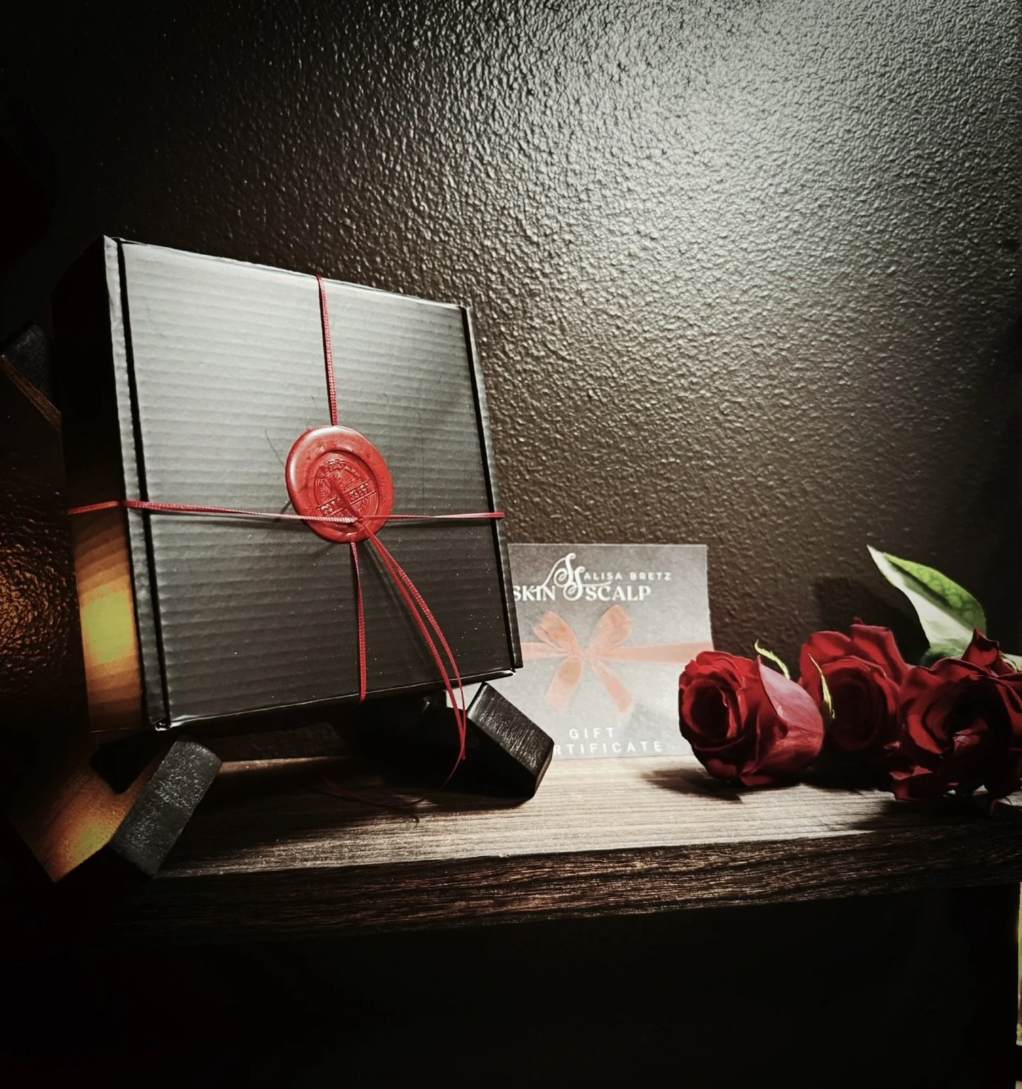 This year, give more than a present&hellip; give an experience. My gift card arrives in a luxurious gift box, ready to be placed under the Christmas tree. A thoughtful, elegant gift for anyone who needs time to relax, recharge, and feel pampered. #gi