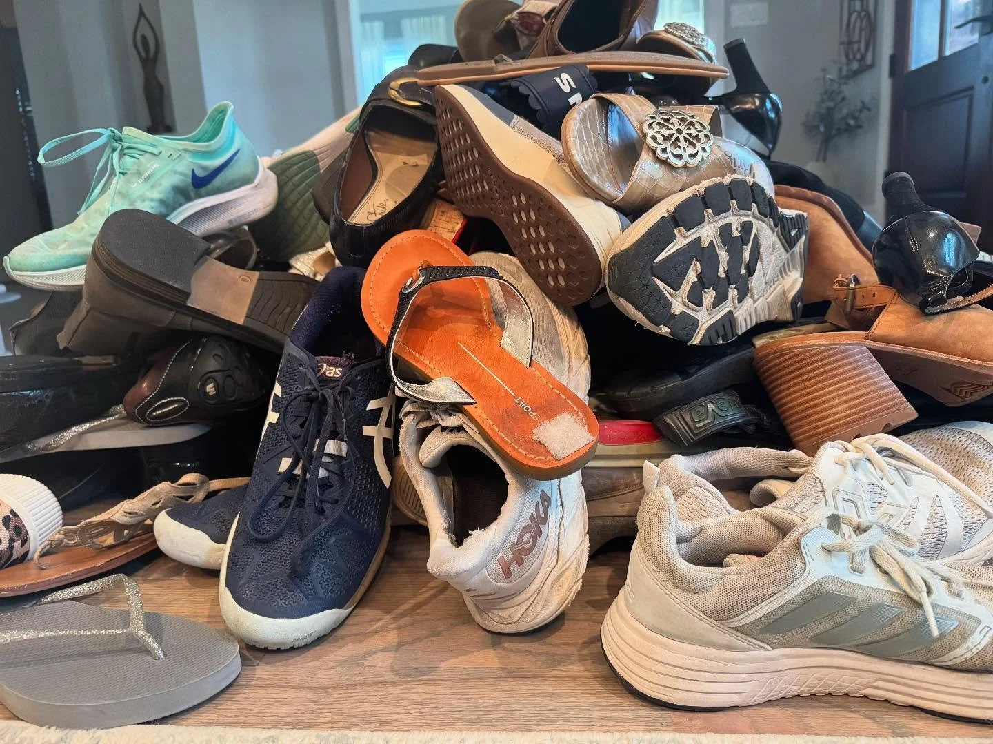 St. Agnes Academy is leading with integrity joy and a commitment to social justice! Next Step Shoe was delighted to partner with St. Agnes Key Club and Project Ambassador, Julianna Garcia, to host a shoe drive this week @stagnesacademy. 90 pairs of s