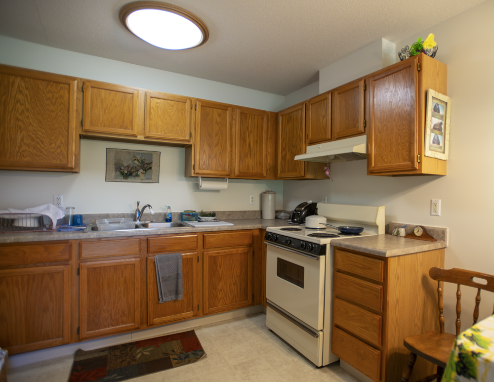 Kitchen-Cottonwood-Ridge-Senior-Housing-Apartments-income-based-restrictions-St-Johns-Springfield.png