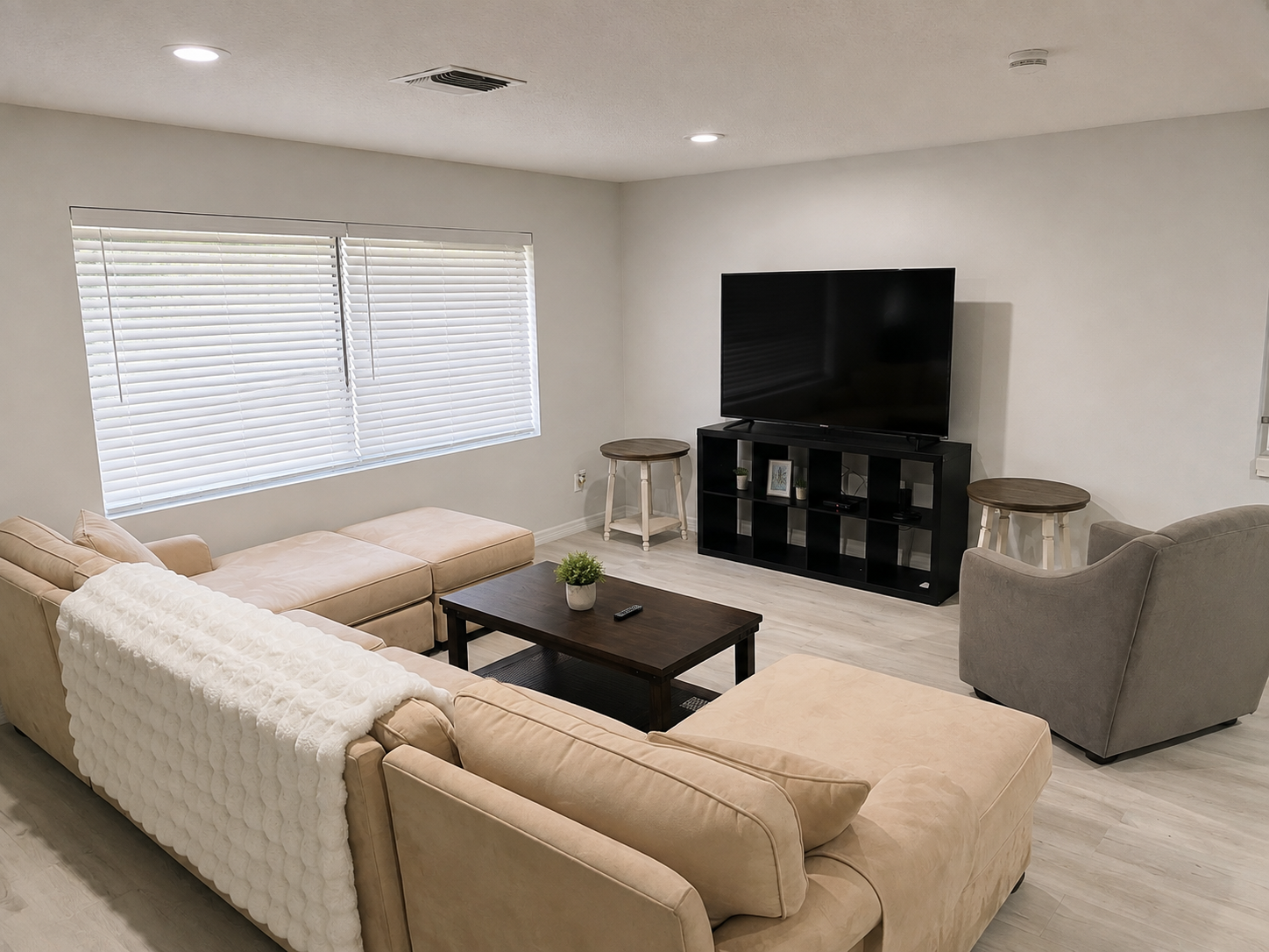 Comfortable shared living room at the Fountainhead House by Cody’s Place Recovery in Melbourne, Florida