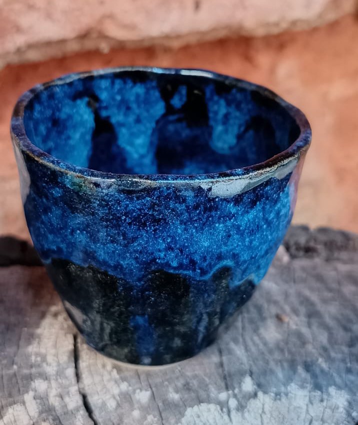 Tasse en émail bleu double couche sur grès