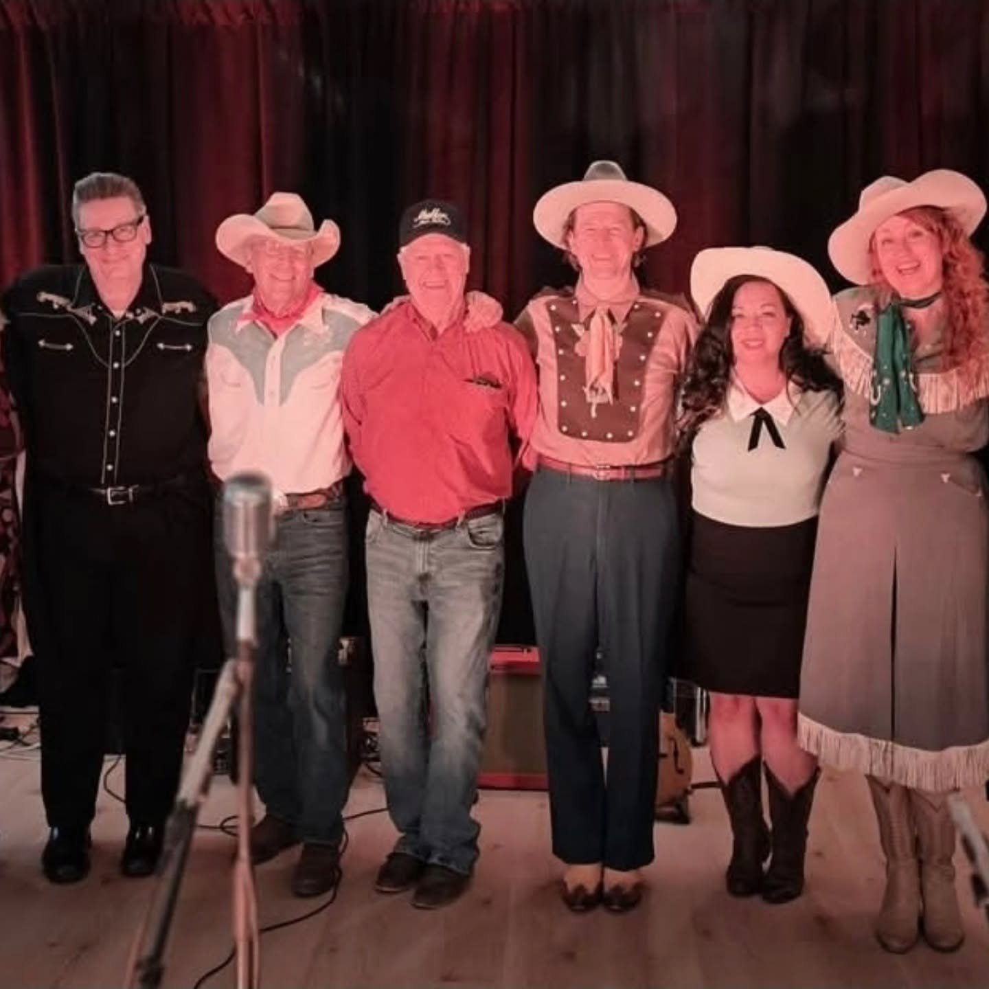 Just wrapped filming for Sundown Sessions Season 2 with The Farmer &amp; Adele - what a day.

 Full production crew, downtown Sacramento, national talent, the whole deal.

If you caught them on Episode #6 of Mae Out West, you know why this matters. T