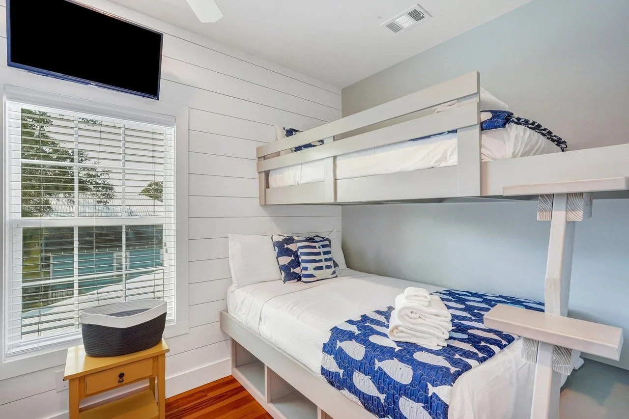 tybee retreat share room.jpg