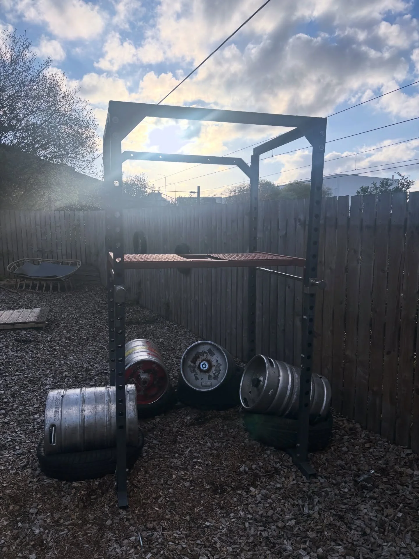 🔊🔊🔊
We now have a Ukrainian deadlift platform! 

If you&rsquo;re struggling to make it through to @obsgym to have a shot on theirs, you can come to ESC instead! 

Day passes available for anyone wishing to come down and try this variation ahead of