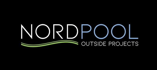 Logo van Nord Pool met de tekst 'Nord Pool' en 'Outside Projects' op een zwarte achtergrond, met groene golvende lijn eronder.