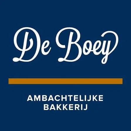 Logo met de tekst 'De Boey', onder een oranje lijn, en de woorden 'Ambachtelijke Bakkerij' op een blauwe achtergrond.