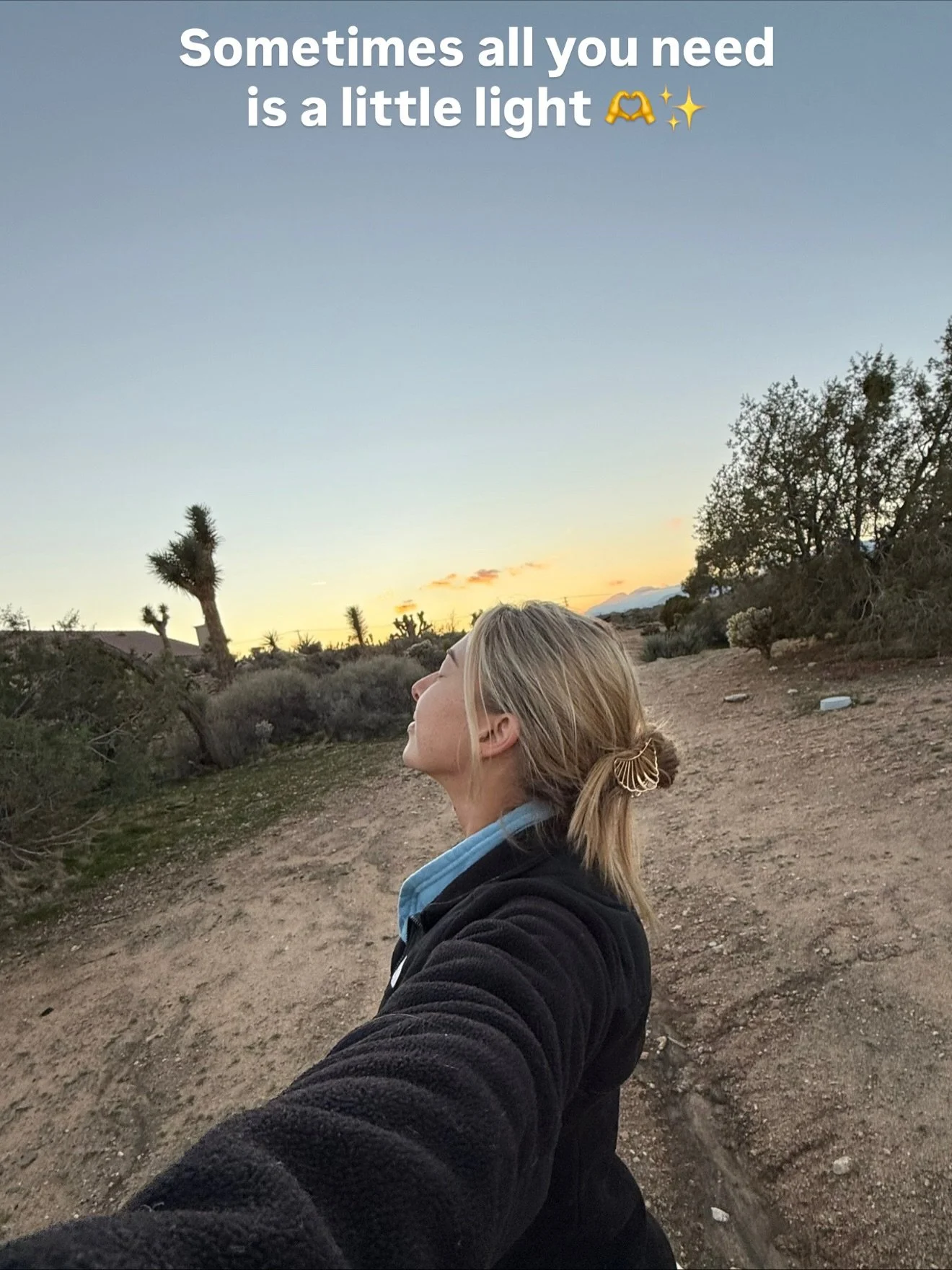 A little dump from my sunset hike tonight 🫶✨ 

I spent the past few days doing a mini detox - not just of the body but also of the mind and soul. Allowing myself to sleep as much or as little as needed with no alarms. Barely exercising which is so u