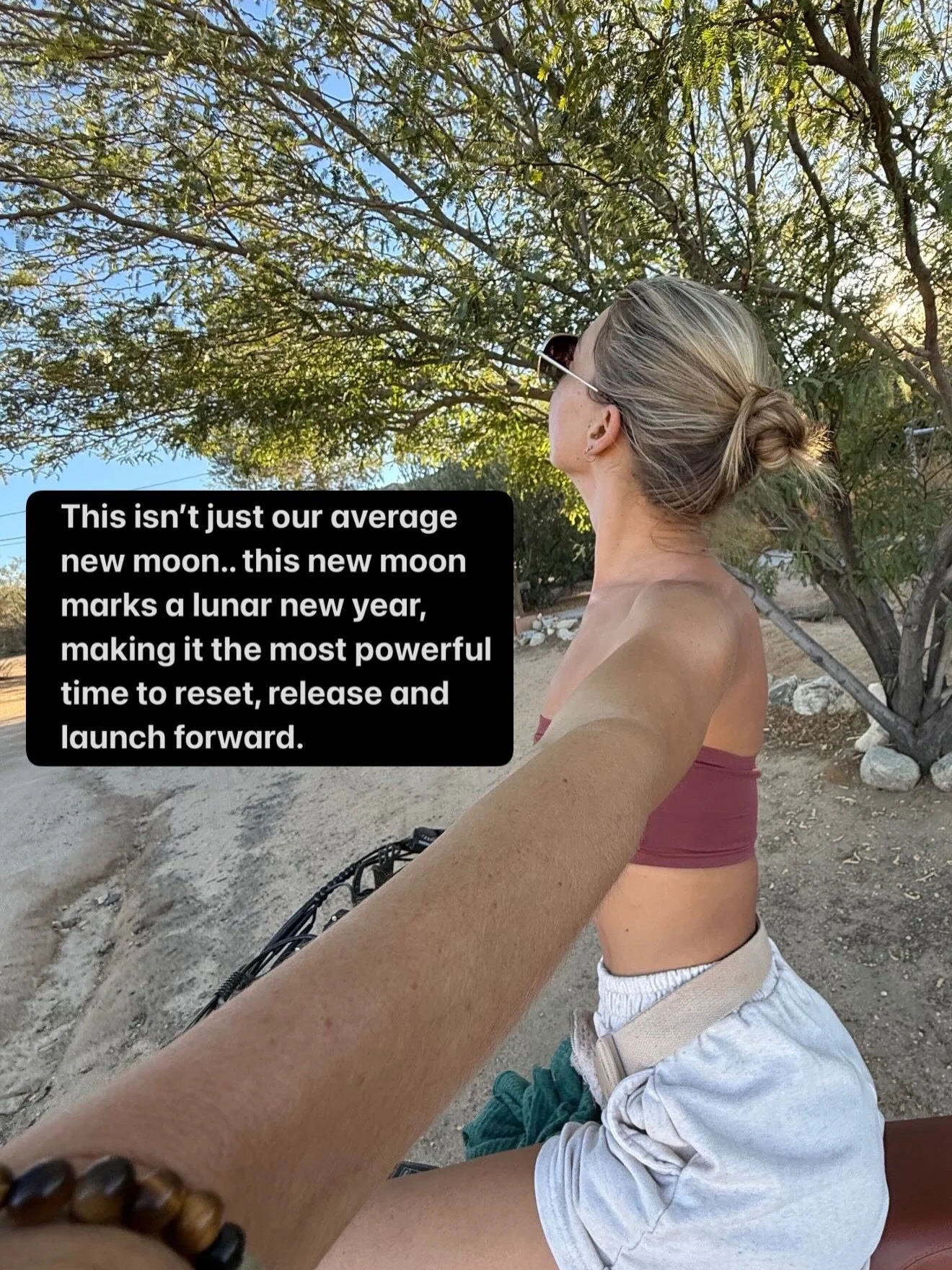 Everything changed for me when i started aligning my life with the lunar cycles 🌞⭐️💫 

I started meditating and going to yoga at a young age.. but no matter how much i did, i still struggled to feel connected to myself - until i learned about astro