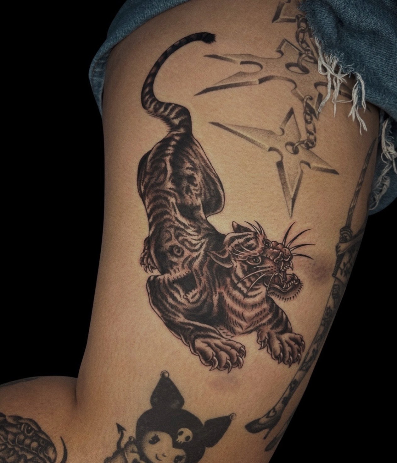 &ldquo;El tigre woke up somewhere outside Marseille with no passport.&rdquo;
DM for Appointments!
.
.
.
.
.
.
.
#losangelestattoo #longbeachtattoo #orangecountytattoo #lakewood #longbeachart
