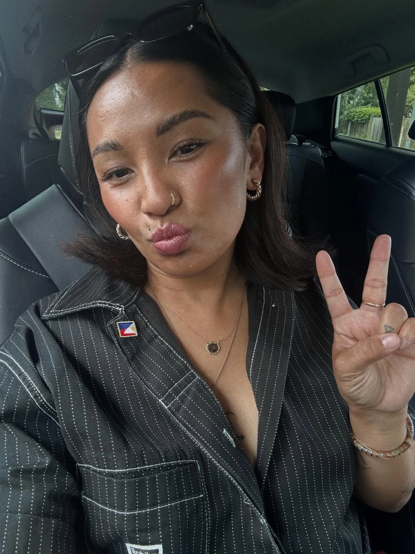 S C R U N C H Y  M O M

I love clean living, meditation, breath, Pilates, a balanced meal, cold plunge + saunas, natural cleaners, diffusers and incense, journaling, oracle decks,
I believe in healing crystals, prayer, cleansing, sage, palm santo, af