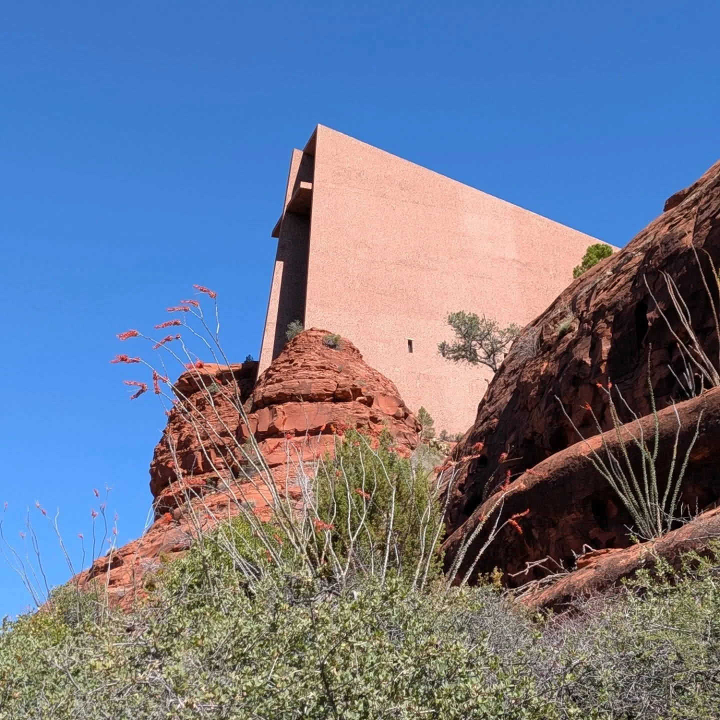 We went to Sedona twice this week and saw some of the reasons people ooh and ahh when it's mentioned: Chapel of the Holy Cross, a 6.4-mile hike on Soldier Pass Trail (and a cool cave!), and the charm of Tlaquepaque Arts &amp; Shopping Village. 🧡