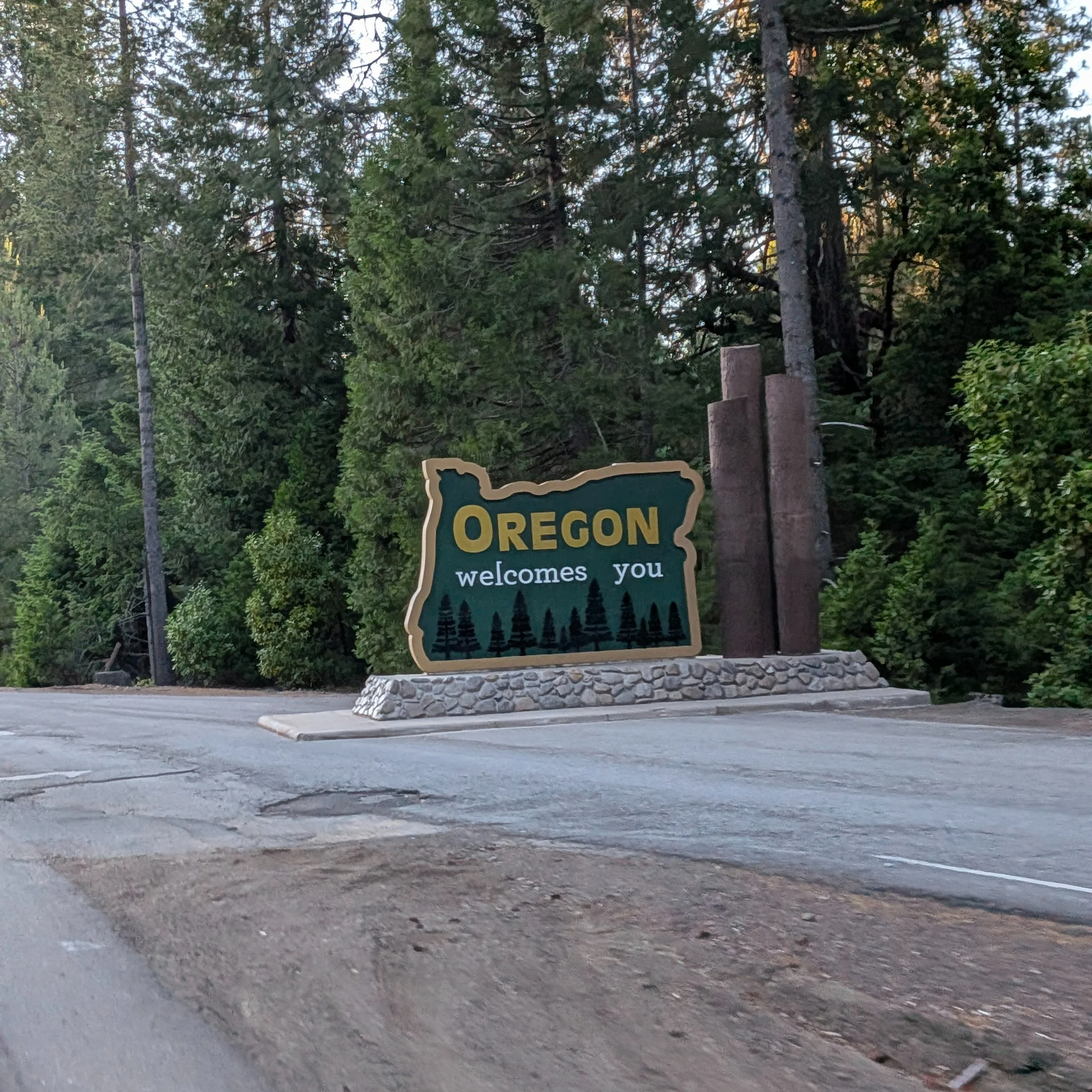 We saw the California and Oregon welcome signs more than once this weekend. 😄

This could be a much bigger post, but today is a workday. 

We're back to the land of lighthouses. 💛 We saw the Redwoods! 😮

Nobody was happier this weekend than Kelly 