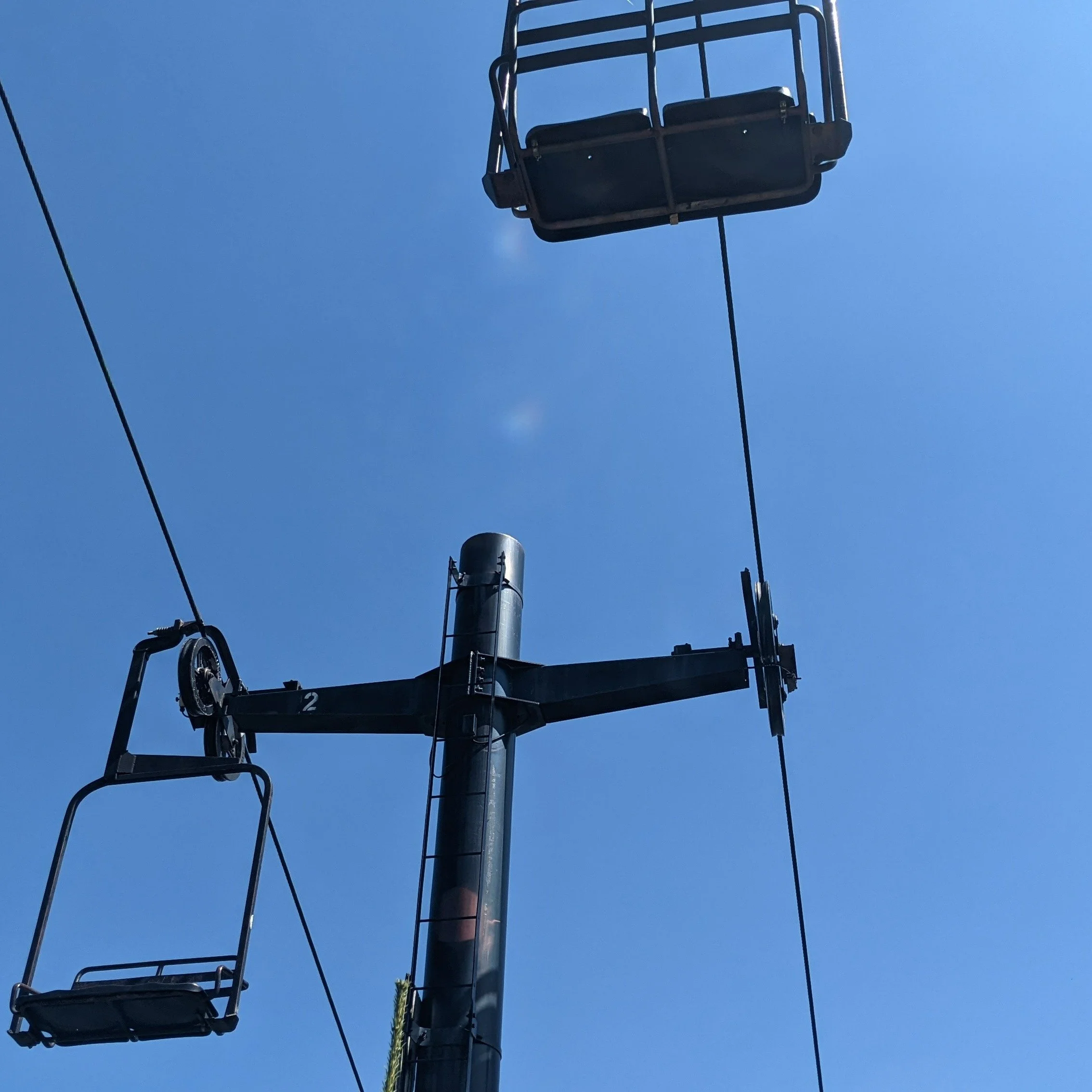 This season, we're skiing Lost Trail, which is in Montana AND Idaho. 🎿

We've driven past Lost Trail Ski Area twice over different summers, and both times we ooh'd and aah'd. We heard great reports from people who've skied it.

🏔️🚐
We've been full