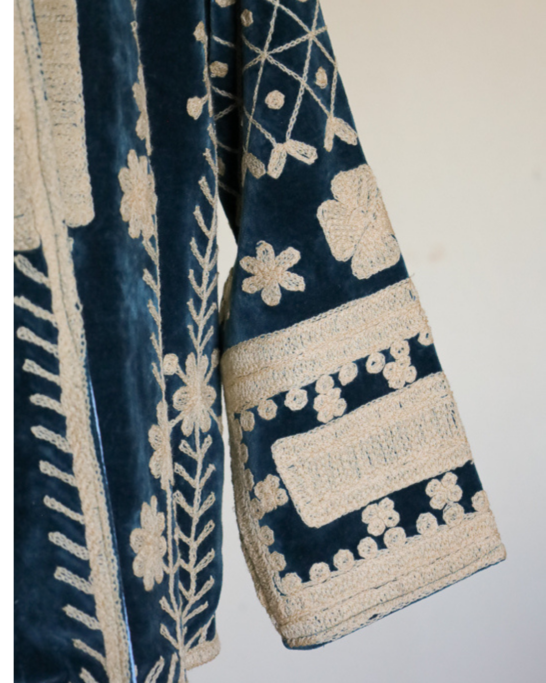 Chaqueta Taj Velvet Petróleo Corto