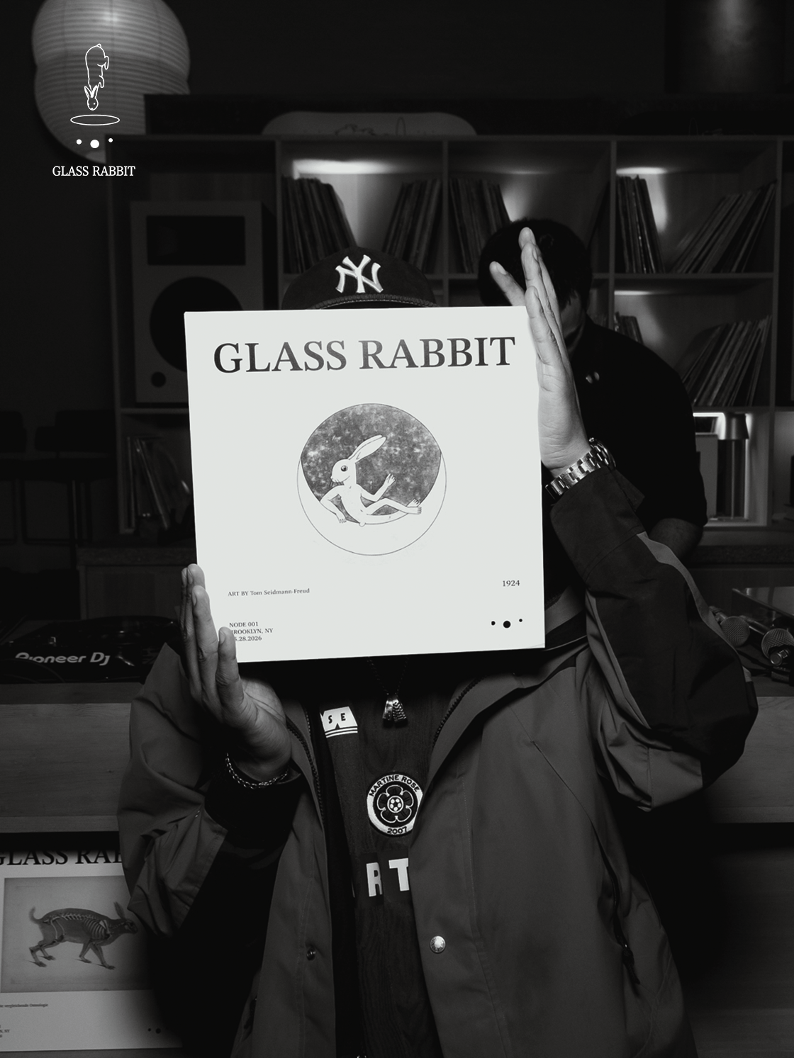 GR_001_BW-160.PNG