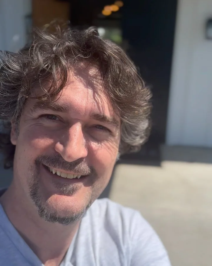 What an entrance! Thank you again @jpepinartgallery and @balsallcreek for having me and my work in such a wonderful place! The opening event was spectacular 🤩 I had a very nice time. 🙏✨