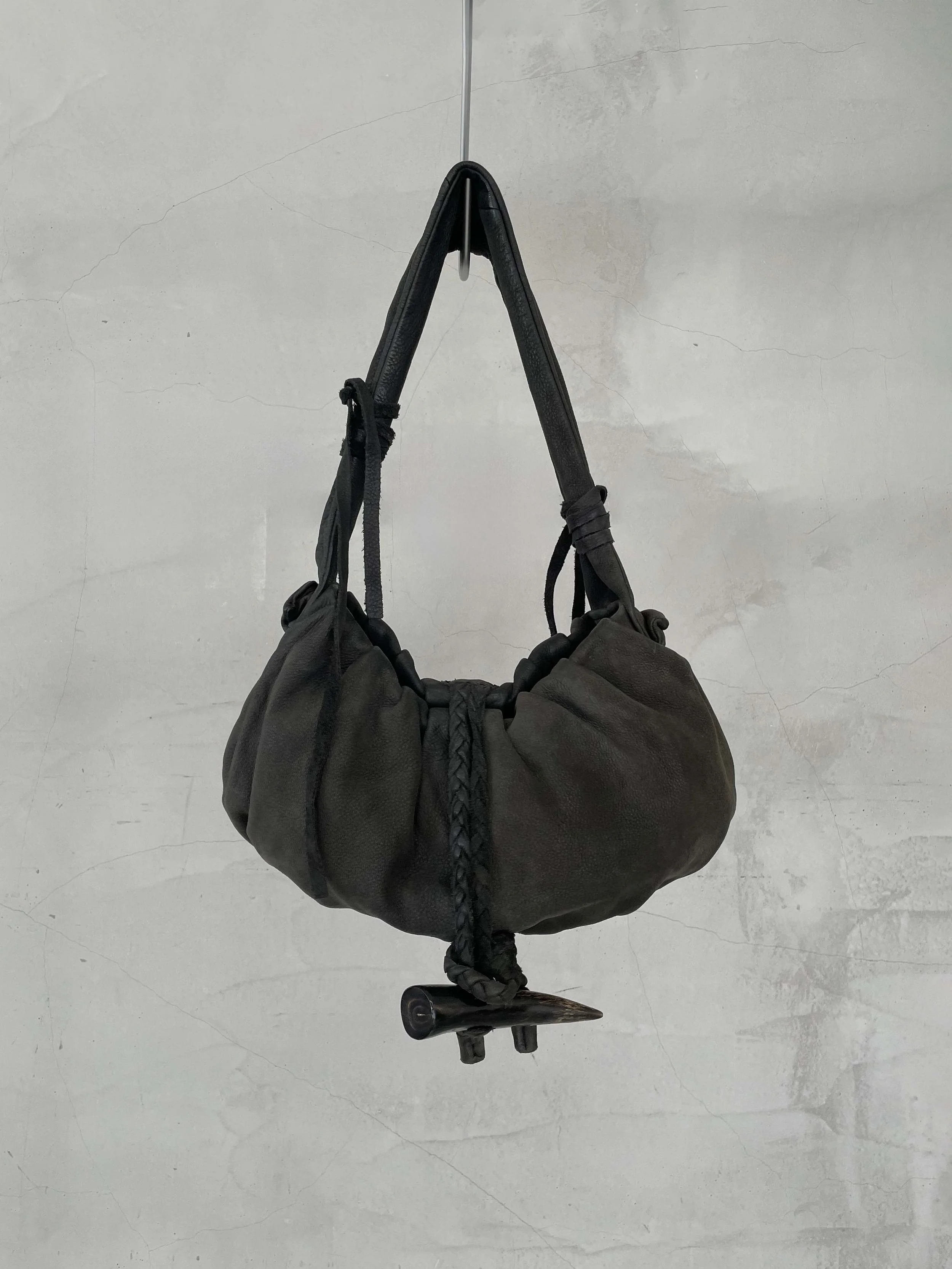 TRES MOMBASA STYLE LEATHER HOBO BAG