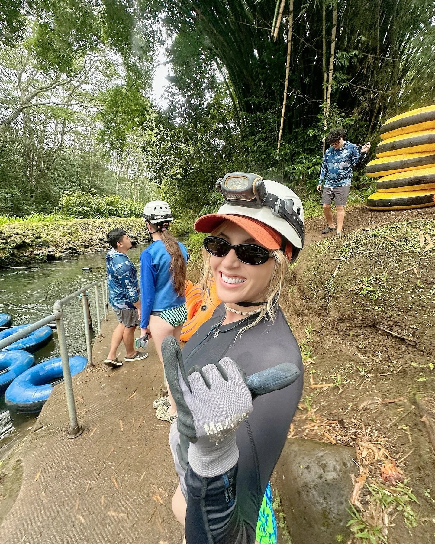 Kauai cave adventures 🤙🏾🌺💓 #adventure #adventuretime #kauai #fun #sisters