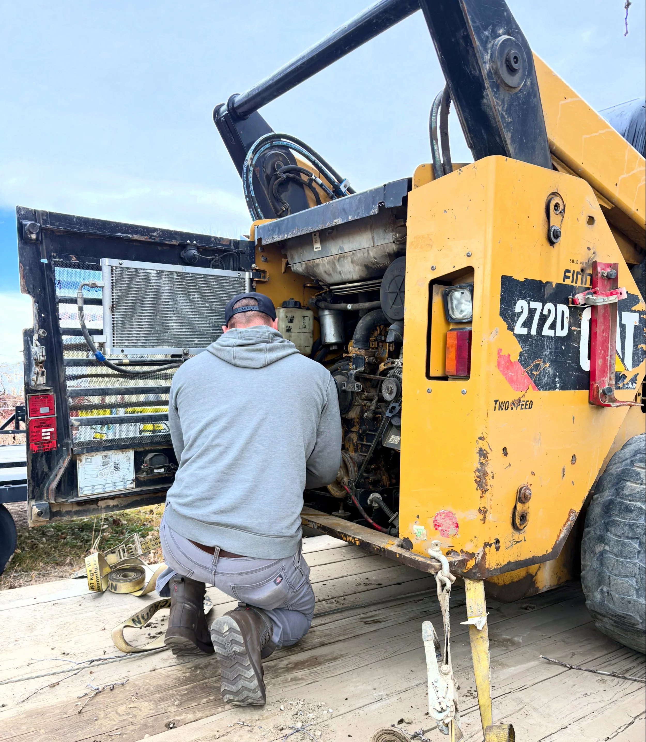 Maintenance work done on this CAT 262D skid steer. Keeping up on a proper schedule is important for reliable equipment