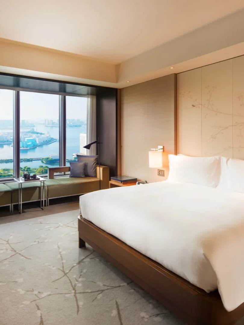 4_Bay_View_Room_King_1.png